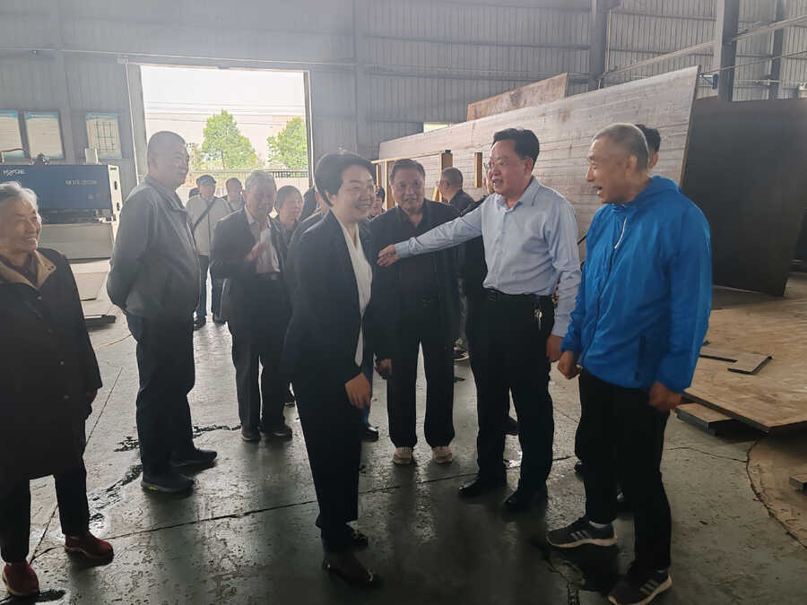 天长市老科协工业工委赴金集镇肯达公司考察调研(图4)