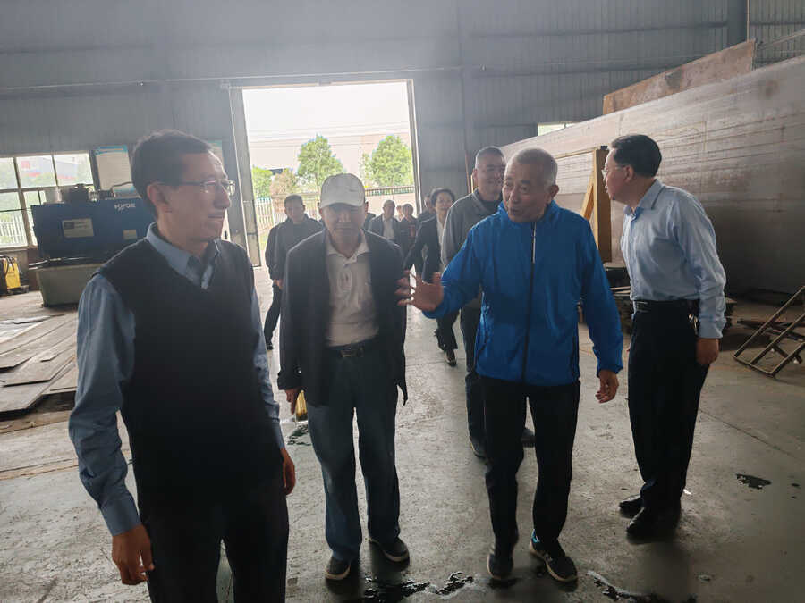 天长市老科协工业工委赴金集镇肯达公司考察调研(图3)