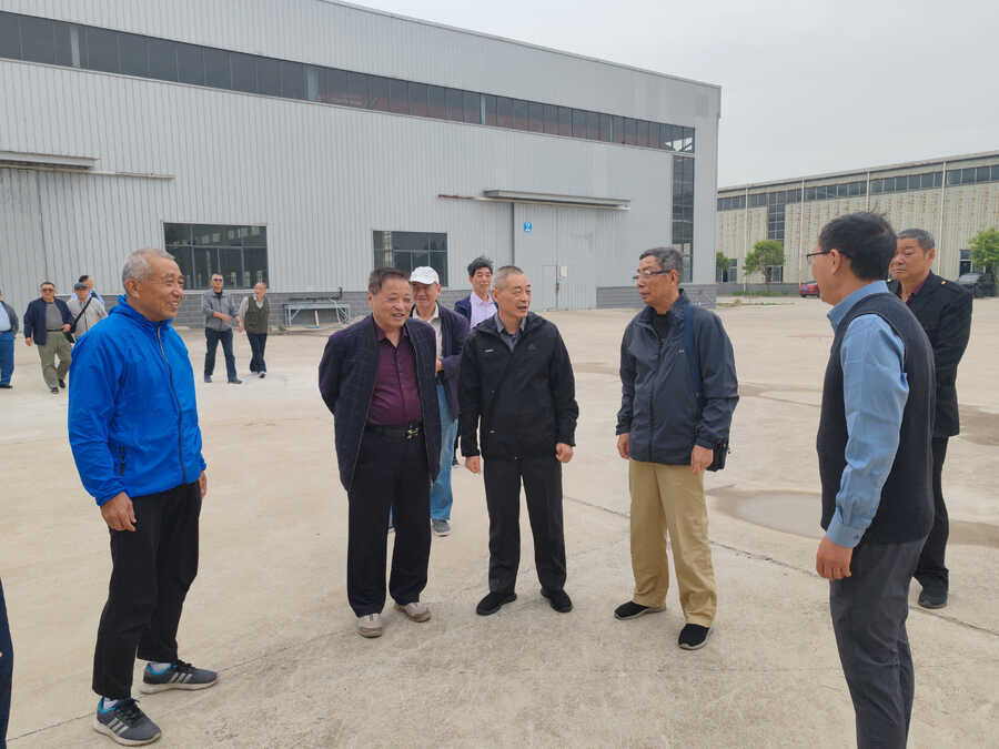 天长市老科协工业工委赴金集镇肯达公司考察调研(图2)