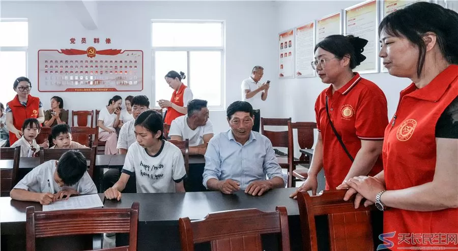 善行千秋传大爱 千城放粽暖人心——第七届千城放粽端午公益行温情落幕(图4) 善行千秋传大爱 千城放粽暖人心——第七届千城放粽端午公益行温情落幕(图4)