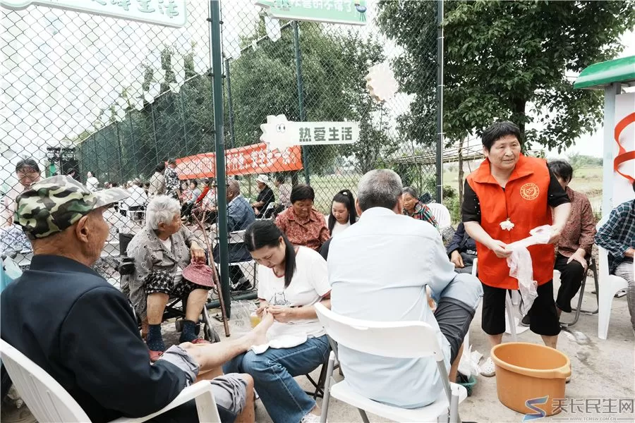 善行千秋传大爱 千城放粽暖人心——第七届千城放粽端午公益行温情落幕(图12) 善行千秋传大爱 千城放粽暖人心——第七届千城放粽端午公益行温情落幕(图12)